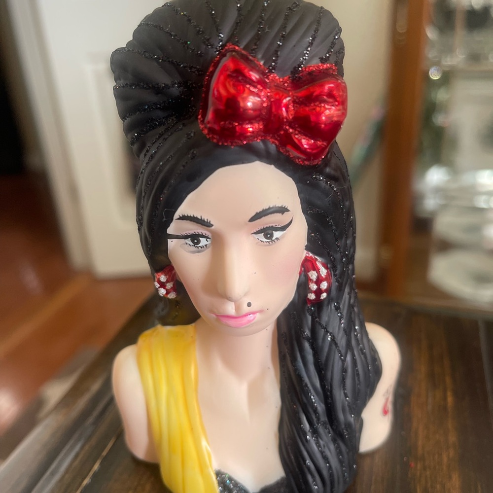 Amy Winehouse Old World Christmas ornament